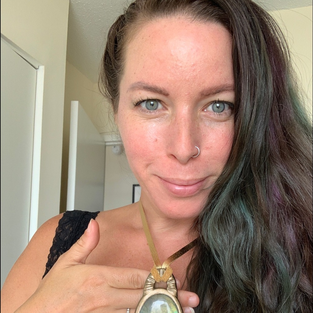 Meet your Posher, Suzanne